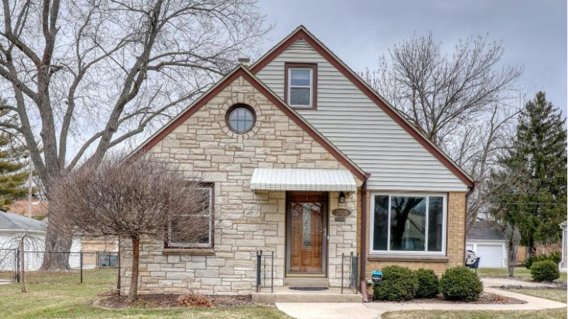 2928 N 84th St Milwaukee, WI 53222 by The Wisconsin Real Estate Group $262,000