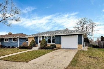 8318 22nd Ave, Kenosha, WI 53143-6214