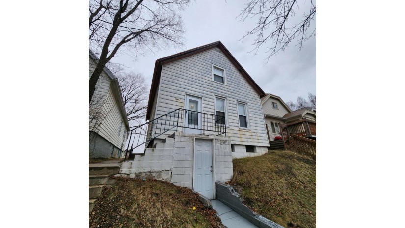 2535 S 7th St Milwaukee, WI 53204 by Modern MilwauKey Real Estate LLC $89,900