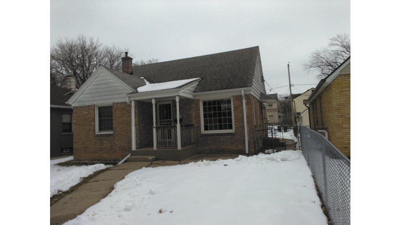 4830 N 41st St Milwaukee, WI 53209 by Milwaukee Executive Realty, LLC $93,500