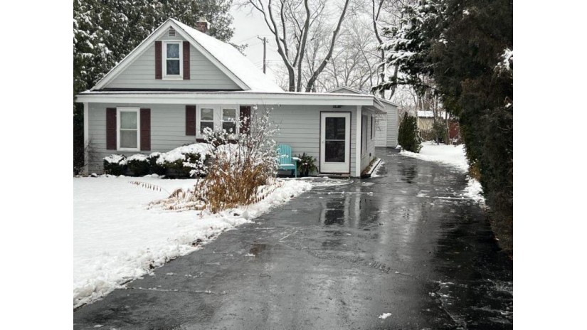 34142 Davies Dr Summit, WI 53066 by First Weber Inc - Delafield $285,000