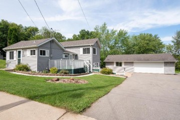 301 Waukau Road, Omro, WI 54963