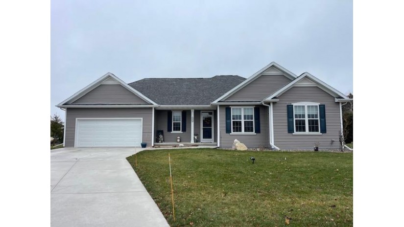 226 Kettle Ridge Circle Glenbeulah, WI 53023 by Roberts Homes And Real Estate - OFF-D: 920-923-4522 $420,000