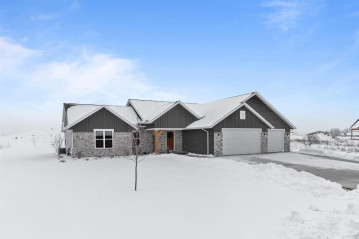 W6975 Ridgeline Trail, Greenville, WI 54942-9107