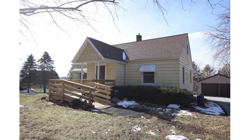 324 S County Rd W Mount Calvary, WI 53057 by Adashun Jones, Inc. - OFF-D: 920-923-4433 $179,900