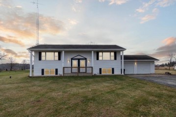 W3139 Fairview Dr, Jefferson, WI 53137