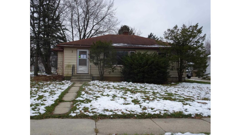 1949 Melrose St Madison, WI 53704 by Re/Max Preferred - rickbernardsrealty@gmail.com $228,800