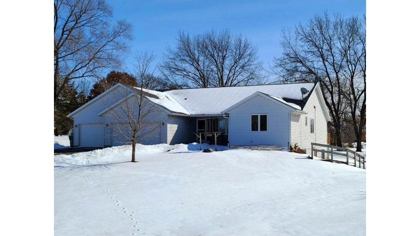 W7921 Laura Dr Pacific, WI 53954 by First Weber Inc - HomeInfo@firstweber.com $359,900