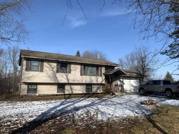 W7458 County Road P, Pacific, WI 53954