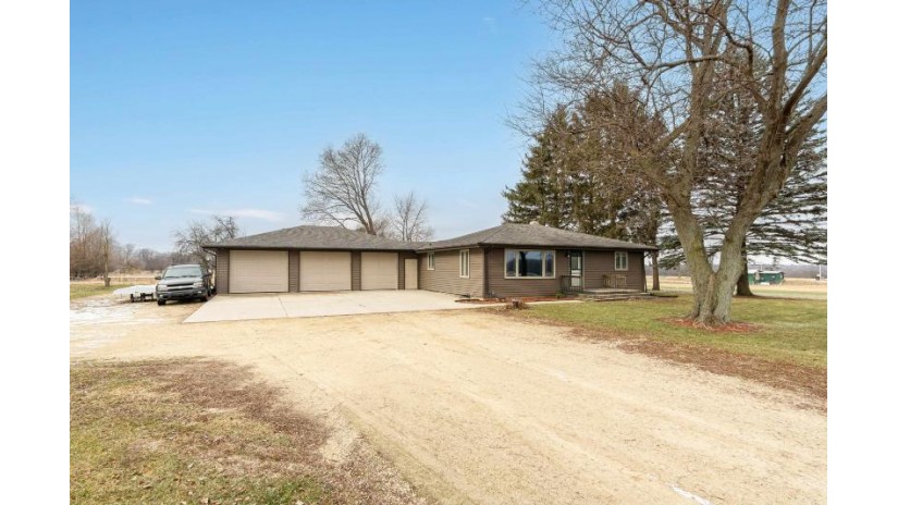 1326 S Read Rd La Prairie, WI 53546 by Realty Executives Premier - Pref: 608-635-5445 $275,000