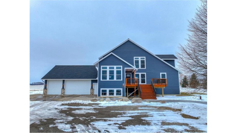 1347 County Road Tt Roberts, WI 54023 by Edina Realty, Inc. $875,000