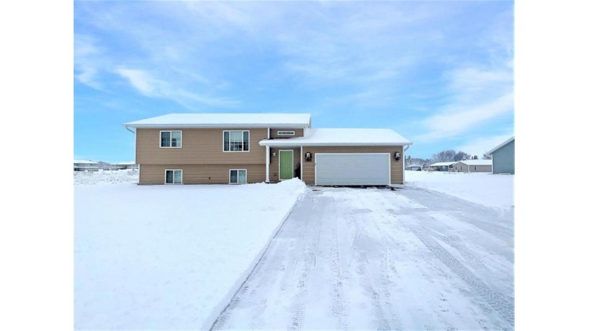 1408 Highland Drive Merrill, WI 54452 by Re/Max Excel - Phone: 715-432-0521 $242,900
