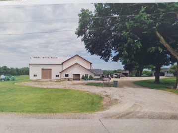 W6250 N Walworth Rd, Walworth, WI 53184-5502