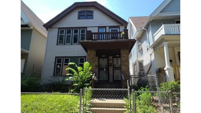 3009 N 21st St 3011 Milwaukee, WI 53206 by RE/MAX Lakeside-North $26,500