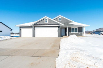 1605 Waxwing Ln, Holmen, WI 54636