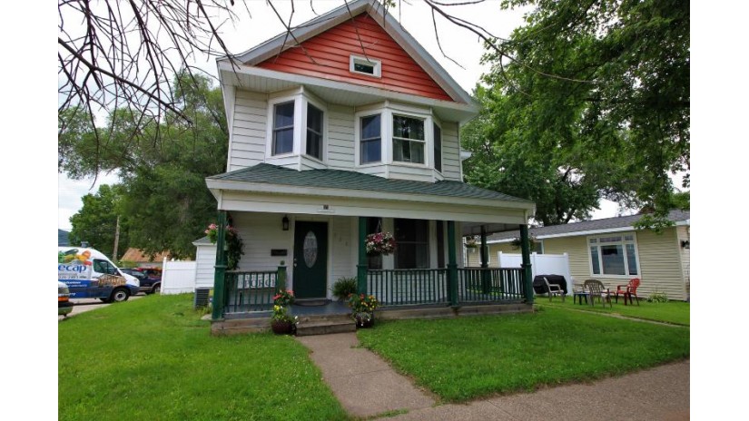 120 S Wacouta Ave Prairie Du Chien, WI 53821 by NextHome Prime Real Estate $180,000