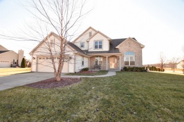 647 Prairie Hill Ave, Mukwonago, WI 53149-8932