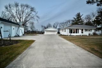 19110 Savage Rd, Yorkville, WI 53182