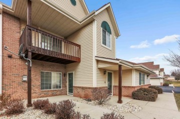 6906 Dale Dr 17, Caledonia, WI 53402-9415
