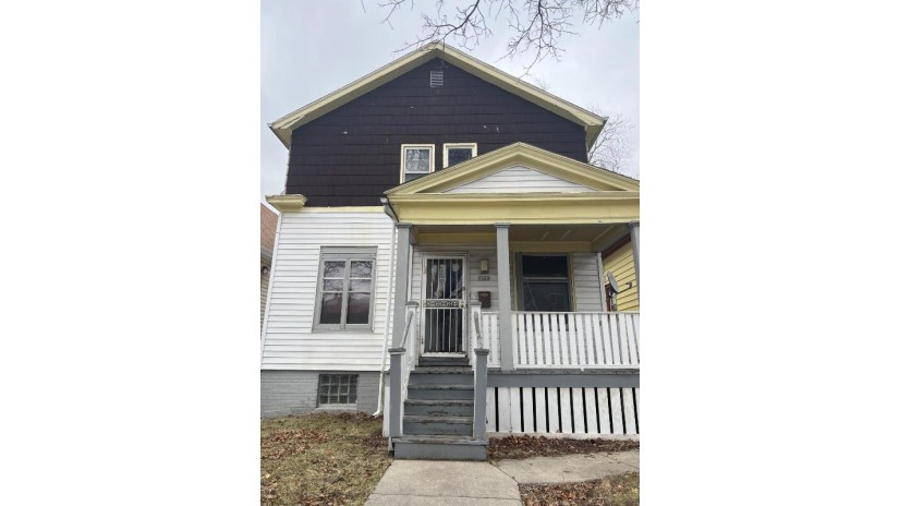 3232 N 15th St Milwaukee, WI 53206 by Century 21 Affiliated $29,900