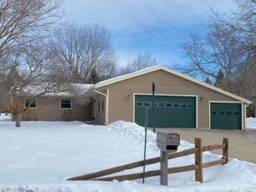 N6936 Skyview Ct, Holland, WI 54636