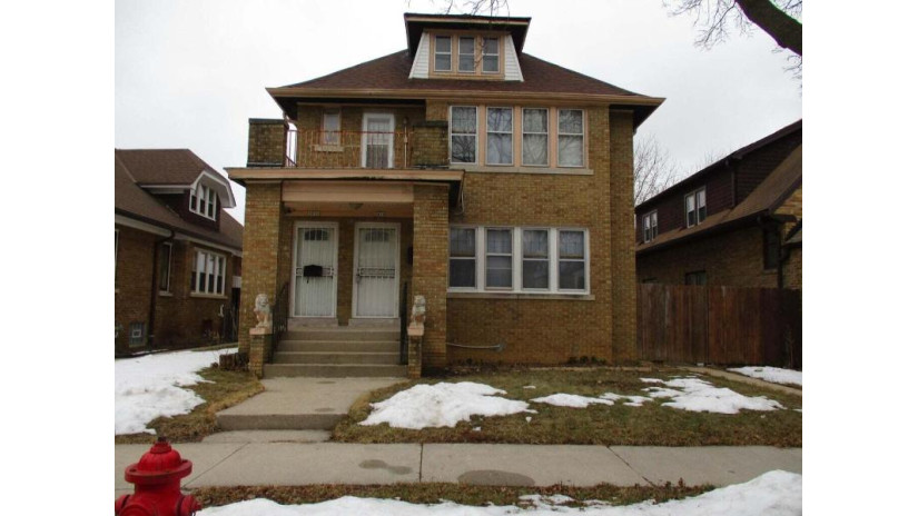 2834 N 52nd St 2836 Milwaukee, WI 53210 by Homemark Realty $215,000