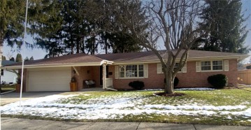 W61N884 Arbor Dr, Cedarburg, WI 53012-0049