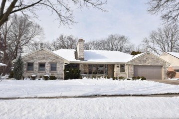 839 N 73rd St, Wauwatosa, WI 53213-3650