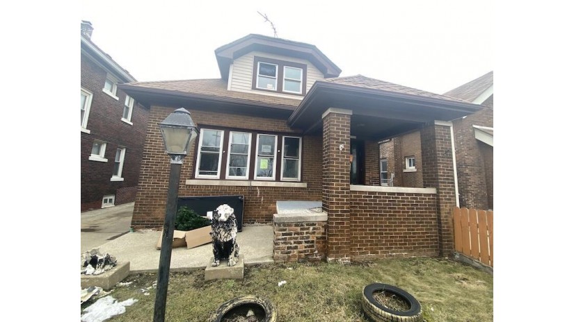 1717 W National Ave Milwaukee, WI 53204 by Vylla Home $76,000