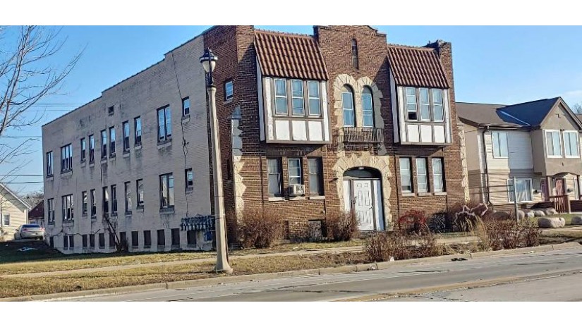 4120 N 27th St Milwaukee, WI 53216 by Guardian Investment Real Estate Co., Inc. $385,000