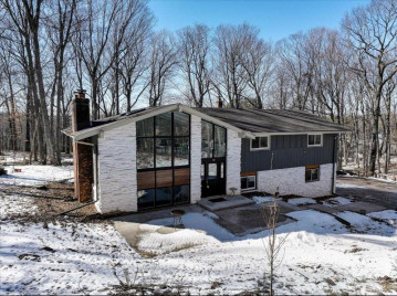 679 Ridgewood Knoll, Richfield, WI 53033