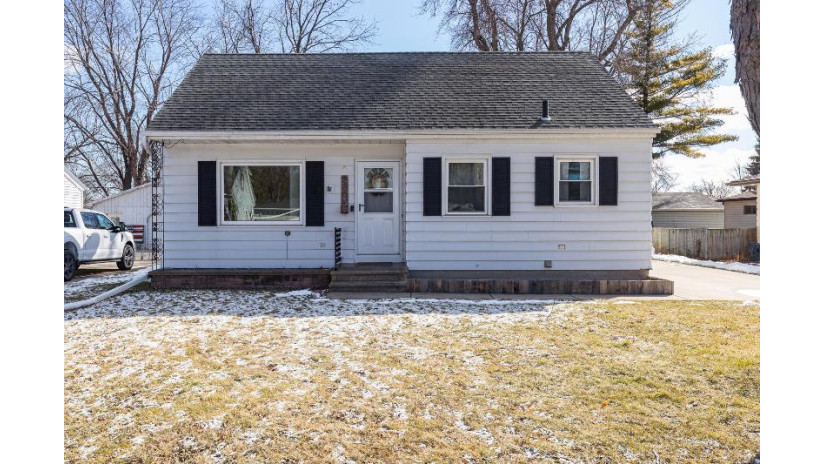 2367 Libal St Allouez, WI 54301 by Compass Wisconsin-Lake Geneva $219,000