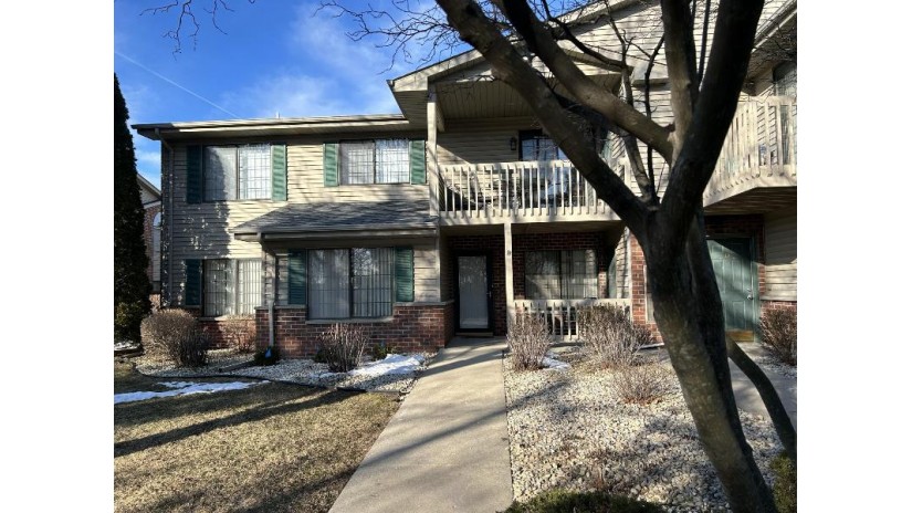 1241 30th Ct 5A Kenosha, WI 53144 by Lake To Lake Realty Group LLC $149,900