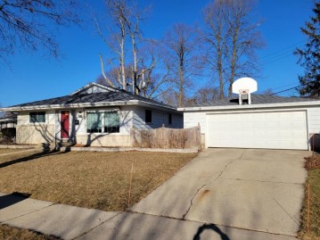 6520 N 49th Ct, Milwaukee, WI 53223-6006