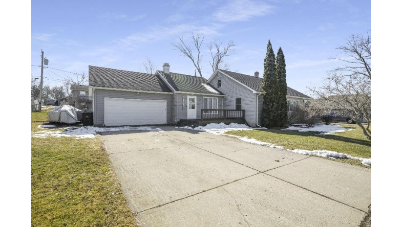 23321 82nd St Salem Lakes, WI 53168 by Bohn Realty Inc $269,900