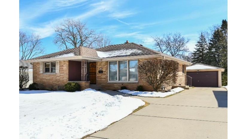 8335 W Dreyer Pl West Allis, WI 53219 by Lannon Stone Realty LLC $269,900