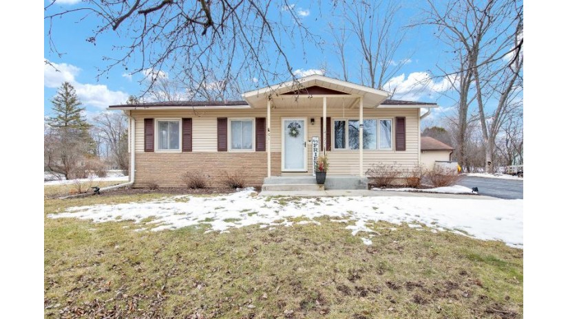 N51W14177 Lancaster Ave Menomonee Falls, WI 53051 by Lannon Stone Realty LLC $259,900