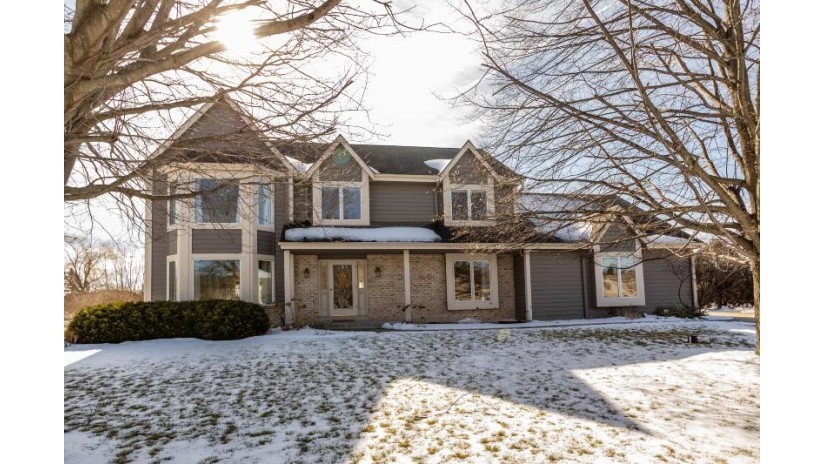 S46W25665 Shadow Ridge Dr Waukesha, WI 53189 by First Weber Inc - Menomonee Falls $559,900