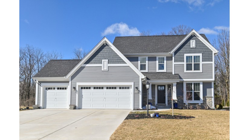 W224N4535 Seven Oaks Dr Pewaukee, WI 53072 by Shorewest Realtors $575,000