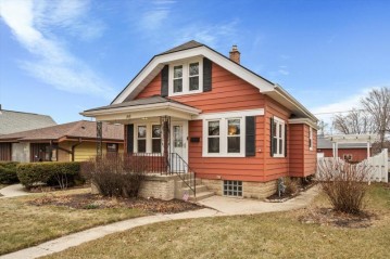 4018 S Lipton Ave, Saint Francis, WI 53235