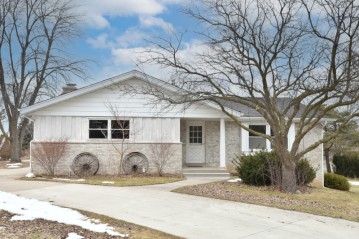 2452 County Road I, Cedarburg, WI 53024-9621