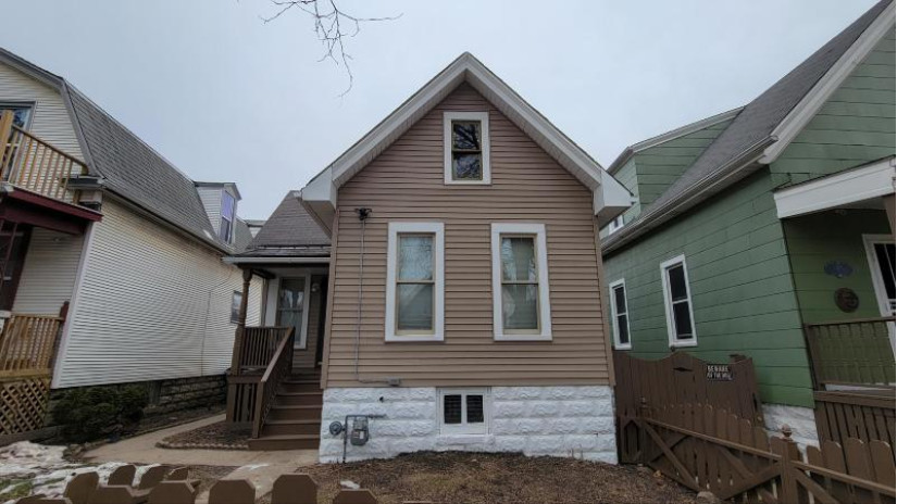 745 S 36th St Milwaukee, WI 53215 by EXP Realty LLC-West Allis $137,000