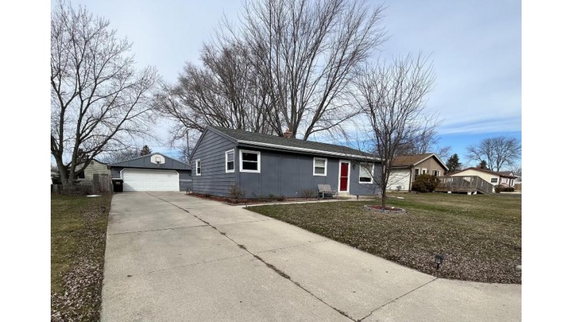 6820 Novak Rd Caledonia, WI 53402 by RE/MAX Realty Pros~Milwaukee $229,900