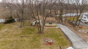 14360 Forest View Ln, Brookfield, WI 53005-3748