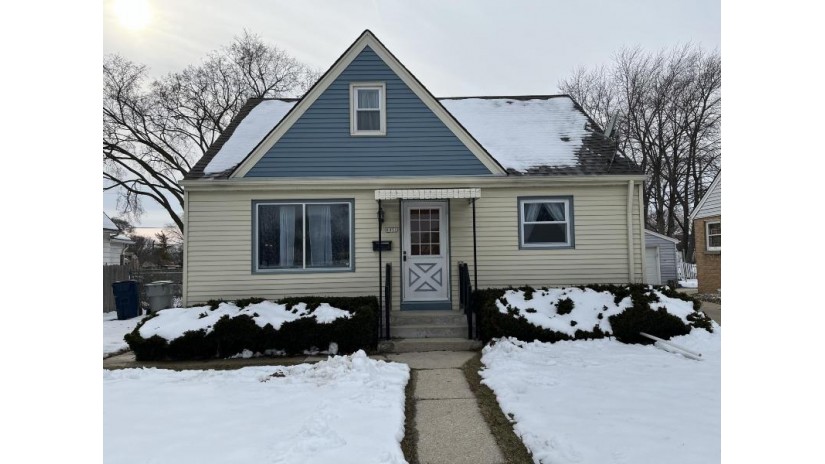 4951 N 42nd St Milwaukee, WI 53209 by Homestead Realty, Inc $149,500