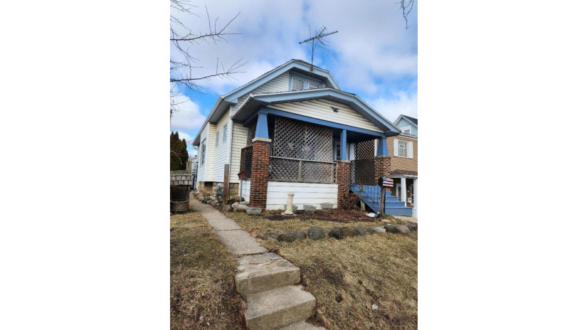 305 S 75th St Milwaukee, WI 53214 by Coldwell Banker HomeSale Realty - New Berlin $184,900