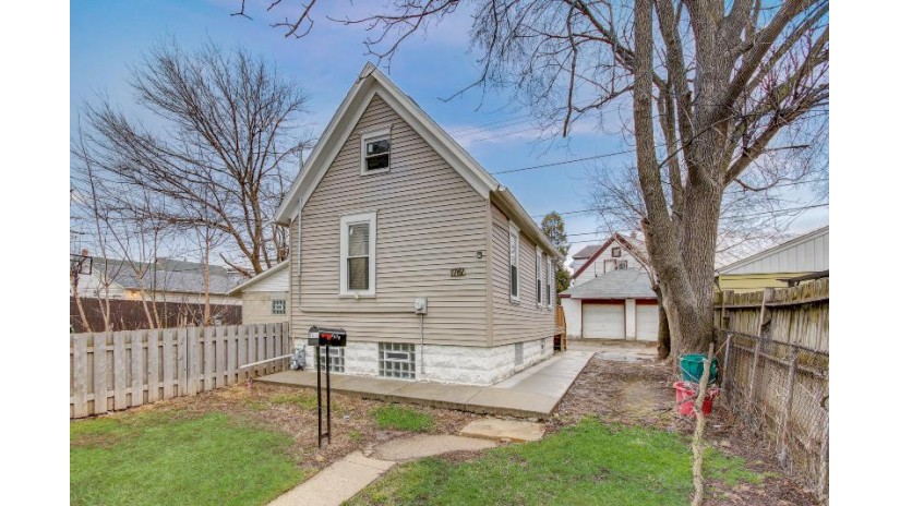 1761 S Pearl St Milwaukee, WI 53204 by Corcoran Realty & Co - katie@corcoranrealtyco.com $74,900