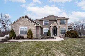 9771 S Bluegrass Pl, Oak Creek, WI 53154