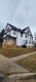 5602 W Congress St, Milwaukee, WI 53218-5621