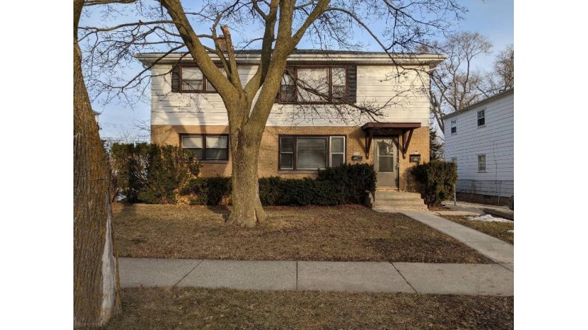 5846 N 83rd St UPPER Milwaukee, WI 53218 by Berkshire Hathaway HomeServices Metro Realty $975